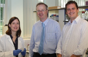 Jeremy Lefroy MP visits malaria research 
L to R Dr Catherine Merrick, Jeremy Lefroy MP, Dr Paul Horrocks
